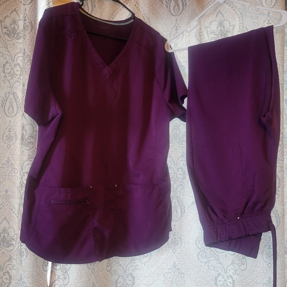 Scrubstar scrub set top 2x bottoms xl